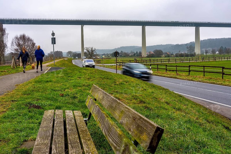 The Mintarder Ruhr Valley Bridge, A52 motorway bridge between Essen and Düsseldorf, longest steel road bridge in Germany, completed in 1966, 1830 meters long, 18 hollow pillars, highest point above ground is 65 meters, is used daily by more than 80, 000 vehicles, is considered dilapidated and is to be replaced, the bridge spans the Ruhr Valley between Essen-Kettwig and Mülheim an der Ruhr, Germany