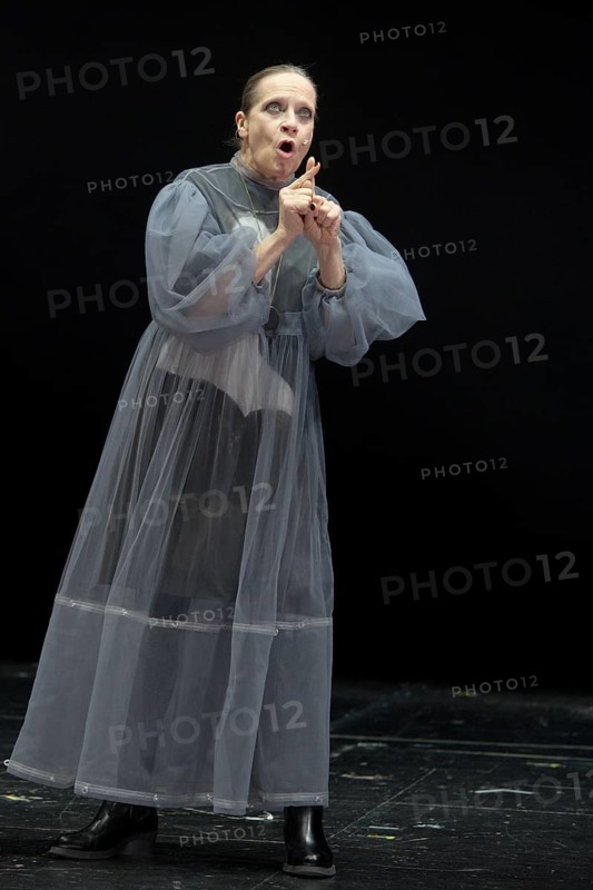 Kate Strong (Mary Shelley), FRANKENSTEIN (after Mary Shelley), photo rehearsal on 20.03.2025 at the Maxim Gorki Theatre, Berlin, premiere on 22.03.2025