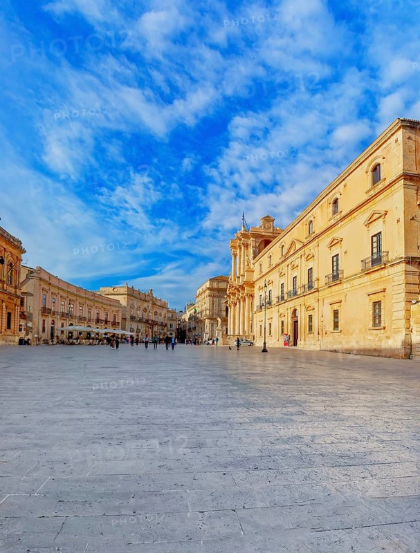 Piazza Duomo, Ortygia, Syracuse, Sicily, Italy