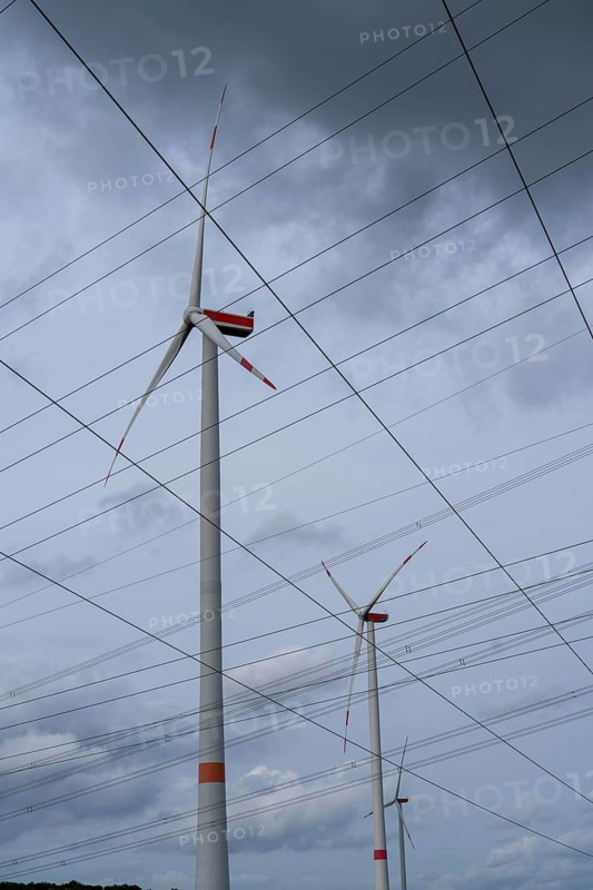 Wind farm, power line, high-voltage pylons, east of Bad Wünnenberg, OWL, North Rhine-Westphalia, Germany
