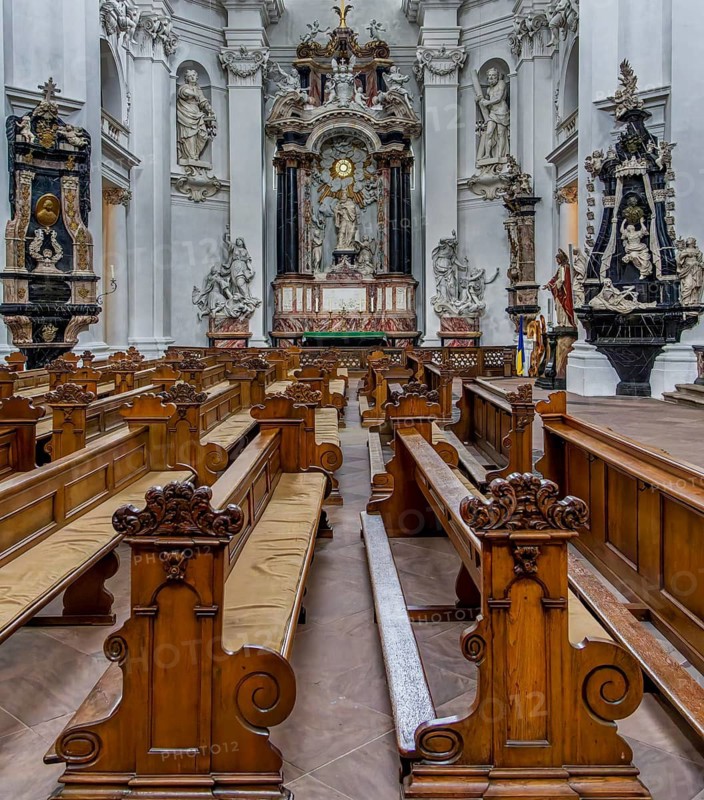 Interior photos in St. Salvator Cathedral in Fulda, officially High Cathedral in Fulda, center of the Fulda Baroque Quarter and landmark of the city, Fulda, Hesse, Germany