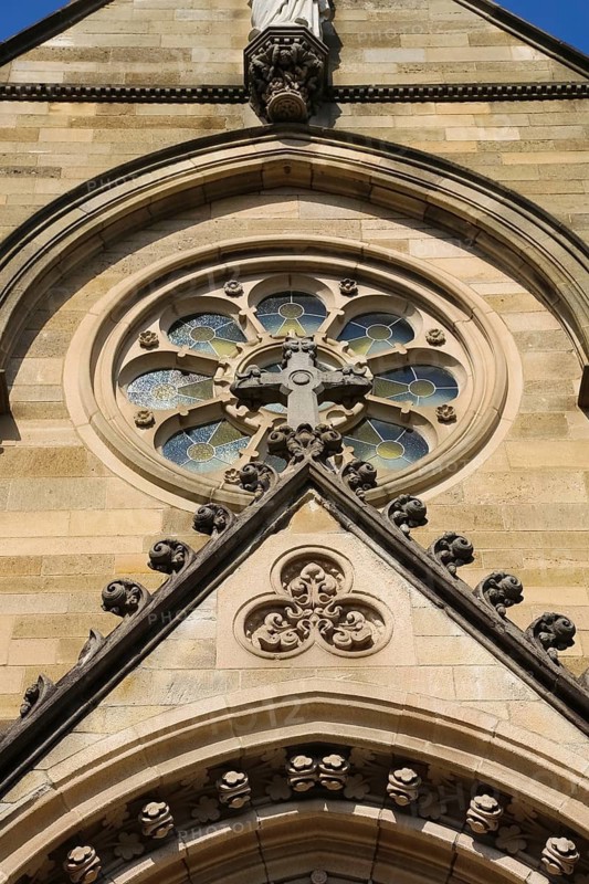 Cemetery Unter den Linden, neo-Gothic St Catherine's Church, church, sacral architecture, rose window, rose window, Reutlingen, Baden-Württemberg, Germany