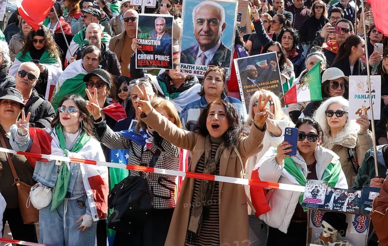 Iran demo for the end of the Islamist mullah regime in Iran, Berlin, 11.04.2026, Berlin, Berlin, Germany