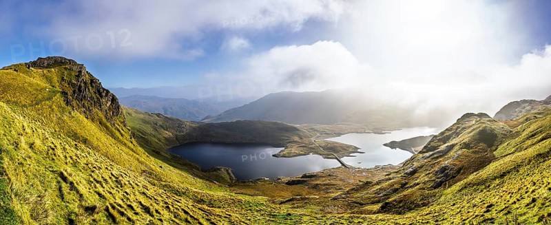 Pyg Track over Llyn Llydaw lake, Pen-y-Pass, mountain pass, Snowdonia, Gwynedd, north-west Wales, UK