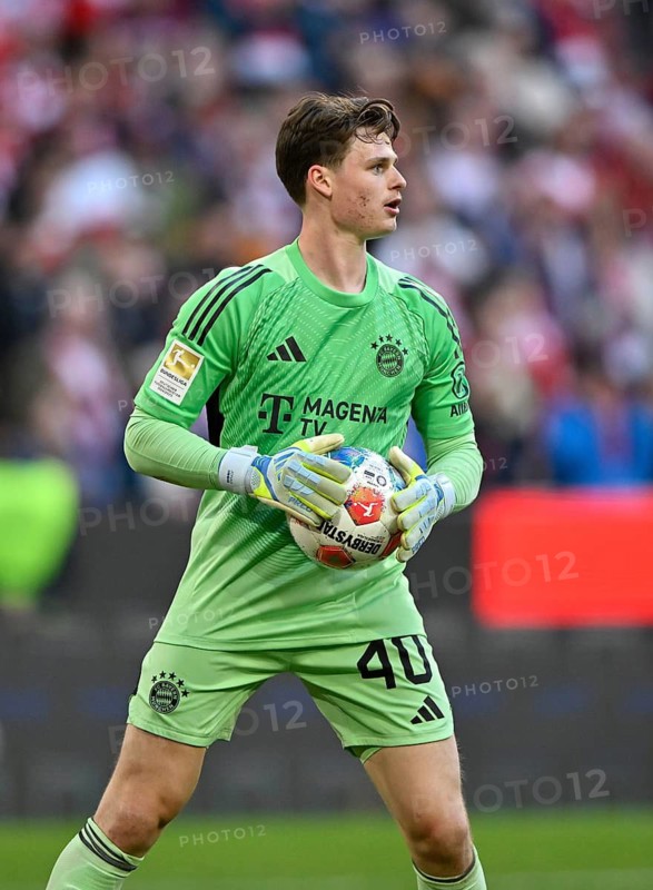 Goalkeeper Jonas Urbig FC Bayern Munich FCB (40) Action Soccer Bundesliga, Allianz Arena, Munich, Bavaria, Germany