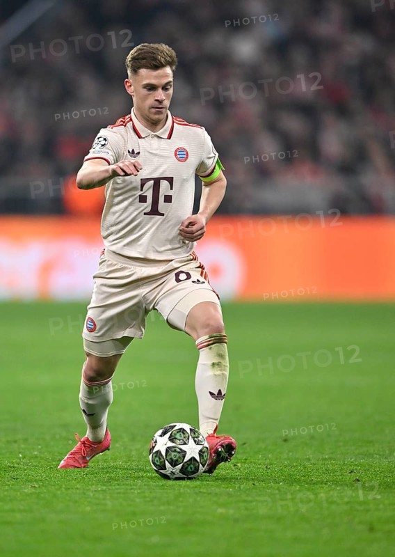 Joshua Kimmich FC Bayern Munich FCB (06) Action on the ball UEFA Champions League Allianz Arena, Munich, Bavaria, Germany