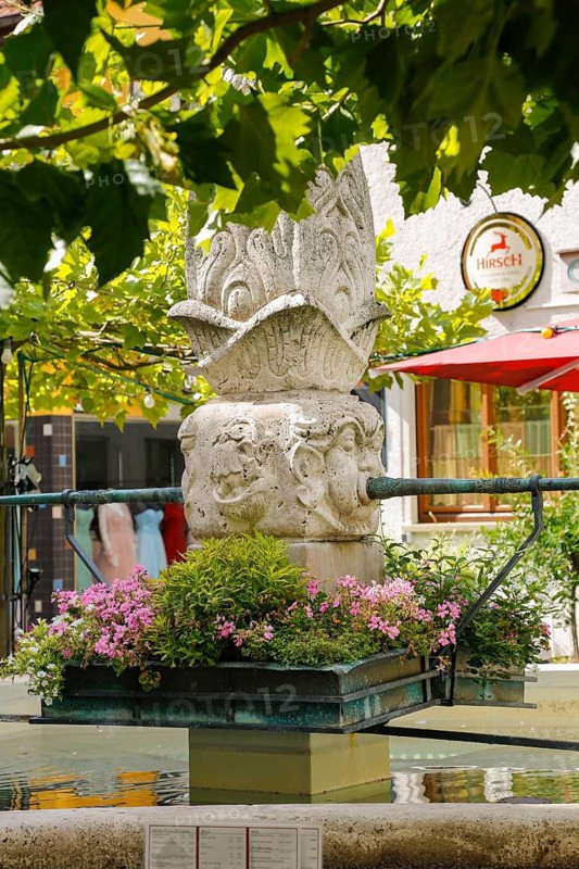 Garden gate fountain, ornamental fountain in Renaissance style, originally by stonemason Hans Merk from 1590, fountain column, Reutlingen, Baden-Württemberg, Germany