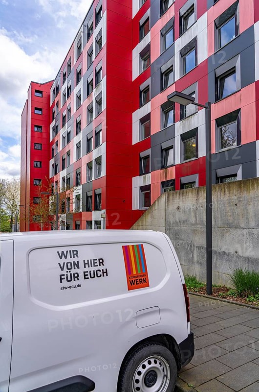 Student hall of residence of the Studierendenwerk Essen-Duisburg in Essen, over 310 furnished rooms are rented to students, North Rhine-Westphalia, Germany
