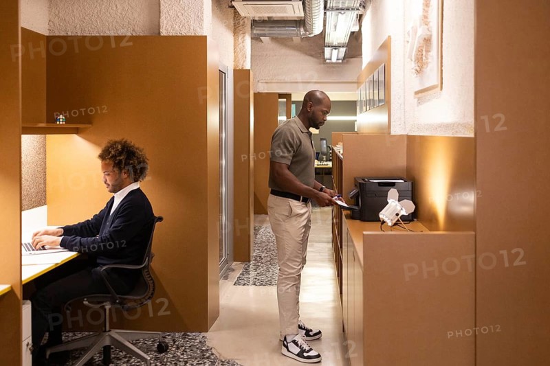 A vibrant coworking space in Barcelona where professionals collaborate in a stylish and productive environment. Modern amenities and dynamic layouts foster creativity and networking