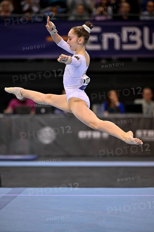 Frederika Suhl GER Floor action gymnastics, EnBW DTB-Pokal, Porsche-Arena, Stuttgart, Baden-Württemberg, Germany