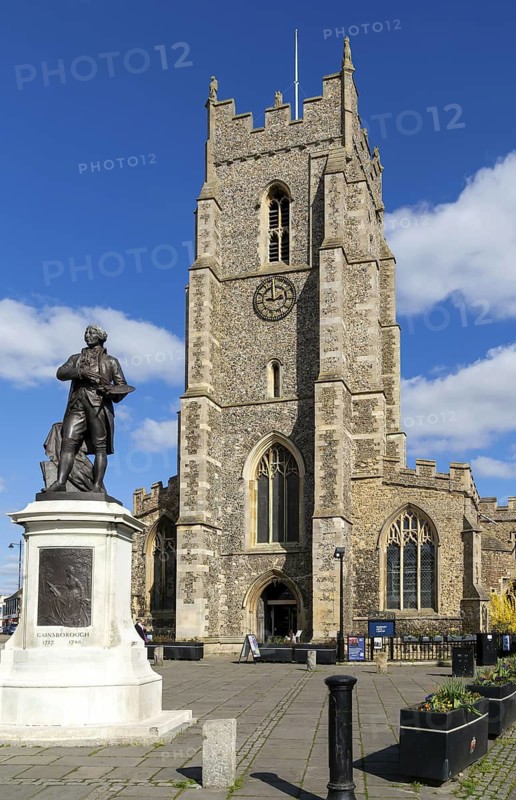 Statue of artist Thomas Gainsborough 1727-1785, church of Saint Peter, Sudbury, Suffolk, England, UK
