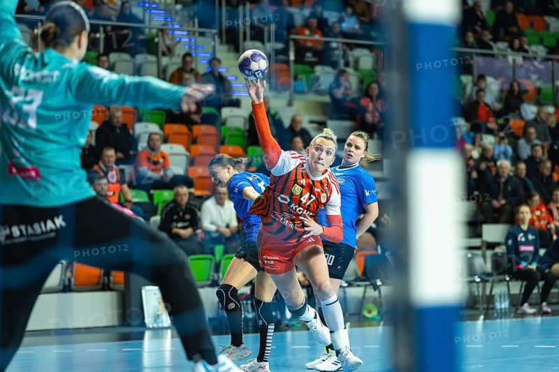 LUBIN, POLAND - FEBRUARY 4, 2026: Handball Orlen Superleague Women match MKS Zaglebie Lubin - Tauron Ruch Szczypiorno Kalisz. In action Kochaniak-Sala Karolina