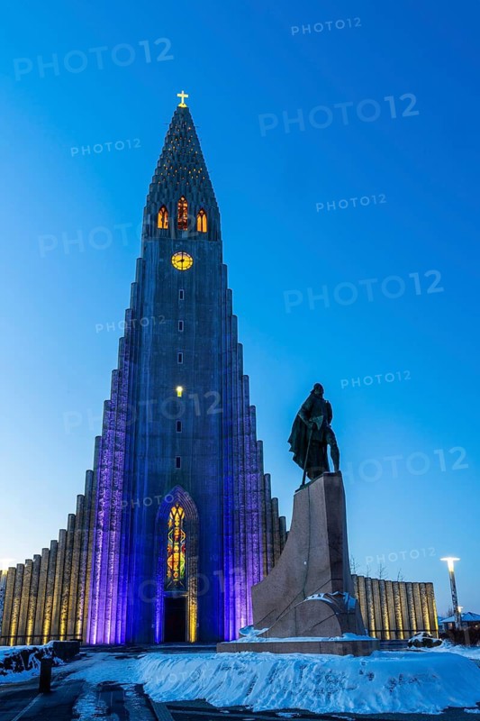 Leif Eiriksson statue in front of Hallgrímskirkja, Evangelical Lutheran parish church of the Icelandic State Church, blue hour, winter, Reykavik, Iceland, Scandinavia
