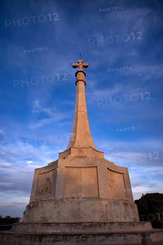 Cross, Cruz del Descubrimiento, Santa Ponça, Calvià, evening mood, Majorca, Balearic Islands, Balearic Islands, Spain
