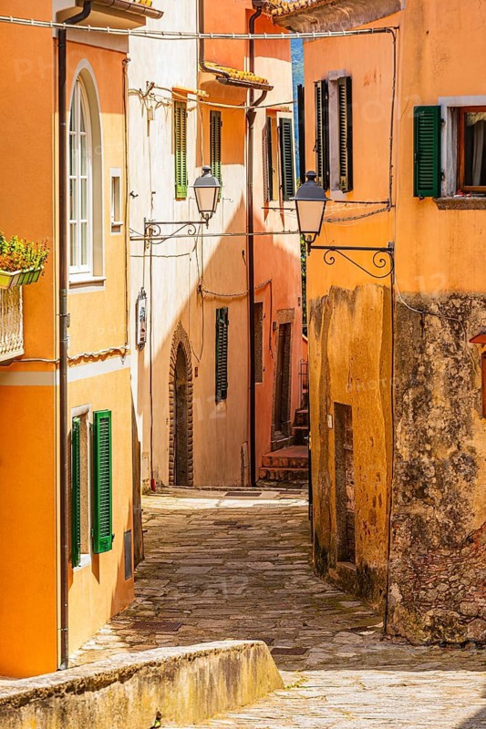 Narrow alley in Marciana Alta, Elba Island, Tuscan Archipelago National Park, Tuscany, Italy