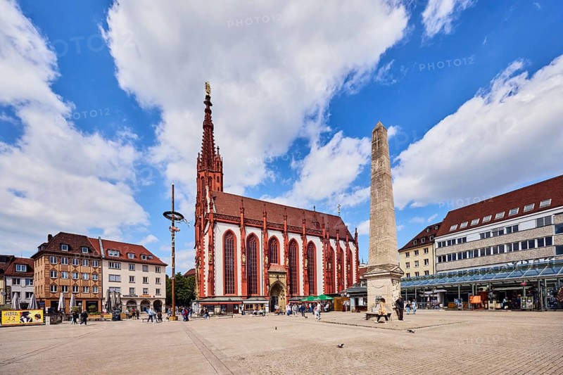 Marienkapelle, chapel, Gothic style, obelisk fountain, fountain, obelisk, musschelkalk, architect Andreas Gärtner, maypole, pedestrian zone, city center, general architecture, pedestrians as a secondary motif, blue sky, cumulus clouds, marketplace square, Unterer Markt, Würzburg, Lower Franconia, district-free city, Bavaria, Germany