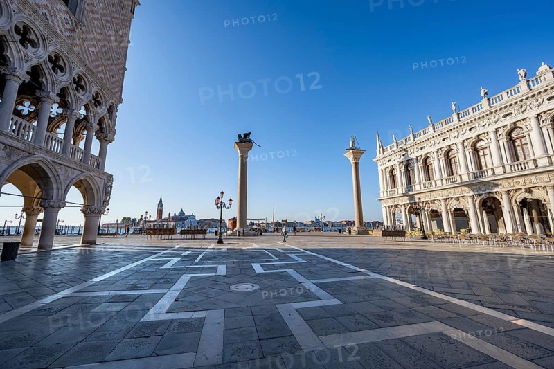 Piazetta San Marco in the morning light, Colonna di San Marco and Colonna di San Todaro, St Mark's Square, Venice, Veneto, Italy