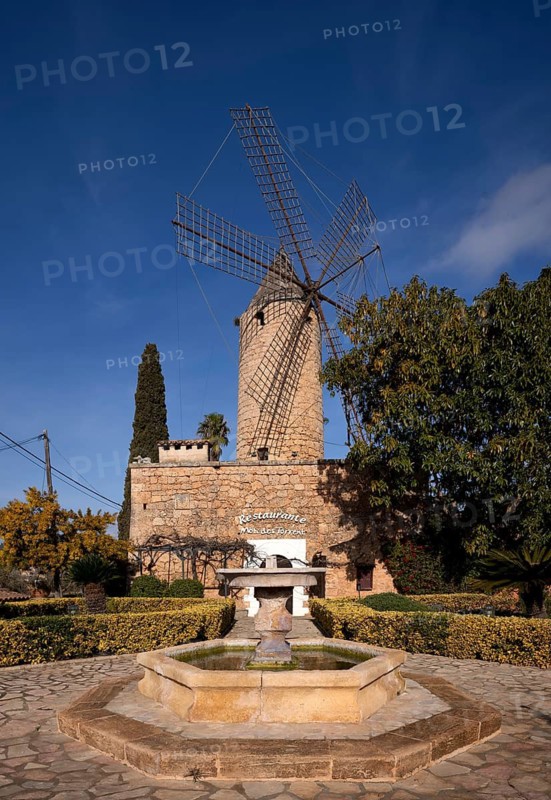 Windmill, fountain, former restaurant Moli des Torrent, Santa Maria del Camí, Calvià, Majorca, Balearic Islands, Balearic Islands, Spain