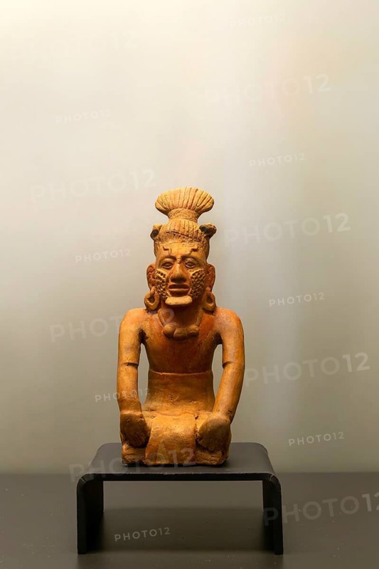 Male figurine showing facial scarring, Jaina, Late Classi period, Mayan archaeological museum, Fort San Jose, Campeche, Mexico