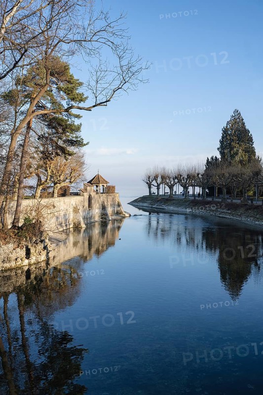 The island canal on the shore of Lake Constance and the Constance funnel, Dominican Island on the left, the city garden on the right, district of Constance, Baden-Württemberg, Germany