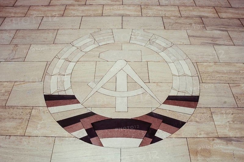 Historical photo of the Neue Wache with the state emblem of the GDR, Berlin 1990, Berlin, Germany
