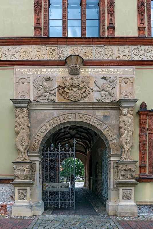 Entrance portal of the former Fürstenhof, summer residence of the Dukes of Mecklenburg, 16th century, today district court, Vor dem Fürstenhof 1, Wismar, Mecklenburg-Western Pomerania