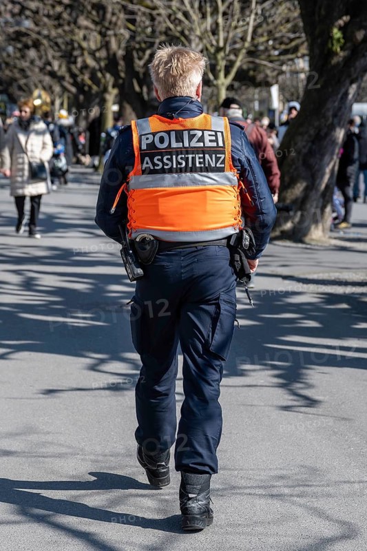 Police officer Assistance police patrol