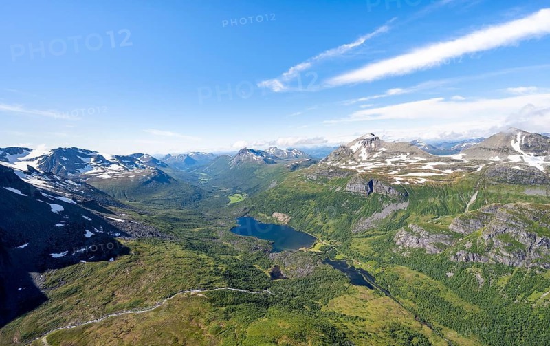 View from the summit of Innerdalstårnet of mountainous landscape, Innerdalen high valley and lake Innerdalsvatna, Trollheimen Mountain Area, Sunndal, Møre og Romsda, Vestlandet, Norway