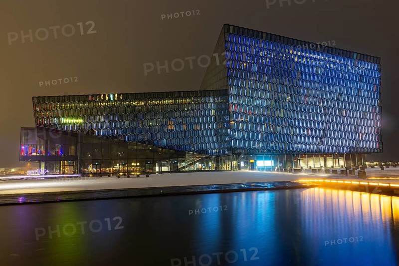 Harpa Concert Hall, Tónlistar- og ráðstefnuhúsið í Reykjavík, Blue Hour, Winter, Reykavik, Iceland, Scandinavia
