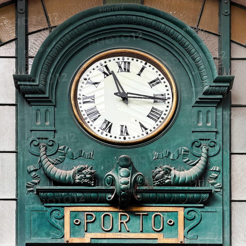 Porto Sao Bento railway station, clock in the station concourse, detail, Porto, Portugal