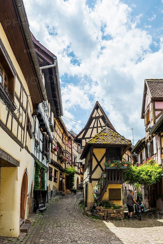 Medieval village and colourful half-timbered houses, Eguisheim, Plus beaux villages de France, Haut-Rhin, Alsace, Alsace, France