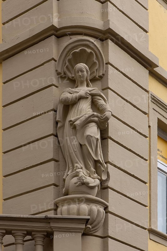Figure of a saint on a corner house, Kitzingen, Lower Franconia, Bavaria, Germany