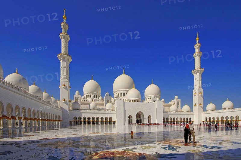 Sheik Zayed Mosque, Sheikh Zayed Mosque, Grand Mosque, Abu Dhabi, Middle East, Emirate, United Arab Emirates, UAE, island in the Persian Gulf, peninsula, exterior view, blue sky, white mosque