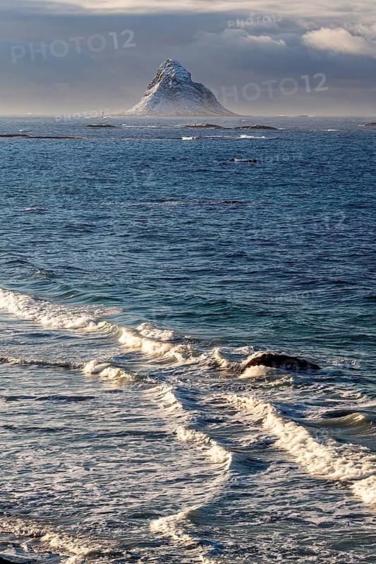 Beach, sea, waves, coast, wind, mountains, clouds, winter, snow, Bleik, Vesteralen, Norway