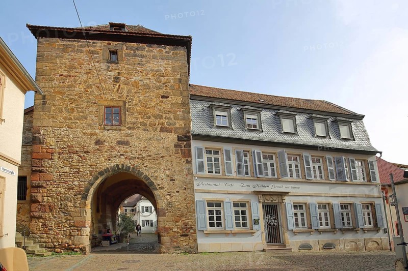 Inner gate and half-timbered house, today's restaurant and cafe, former city fortifications, city tower, city gate, Freinsheim, Rhineland-Palatinate, Germany