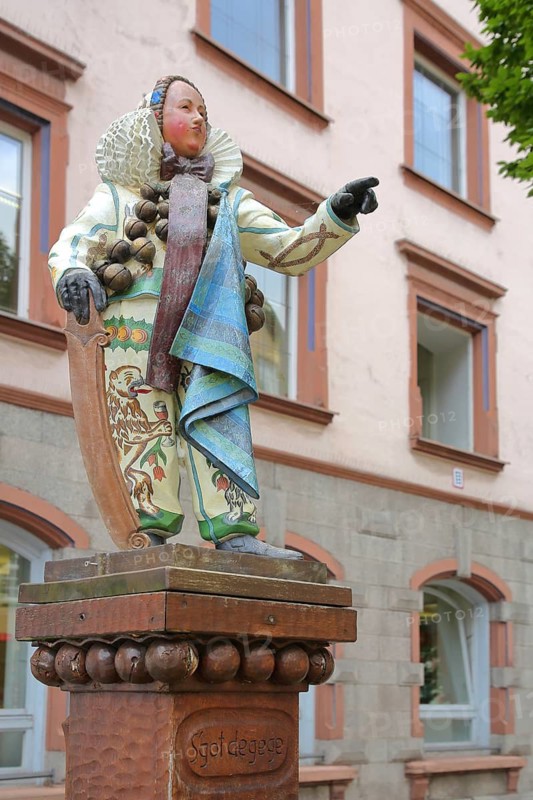 Figure at Narrobrunnen for the Alemannic carnival, fools' fountain, carnival, sculpture, Villingen, Villingen-Schwenningen, Südschwarzwald, Black Forest, Baden-Württemberg, Germany