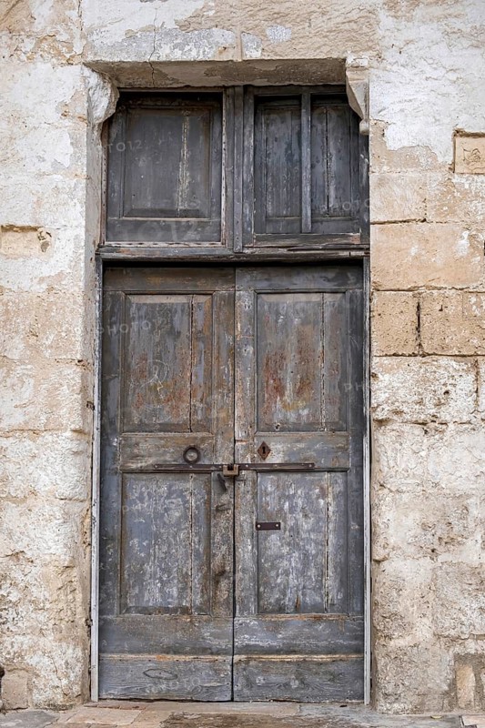 Old dilapidated wooden gate, old town centre, Matera, Basilicata, Southern Italy, Italy