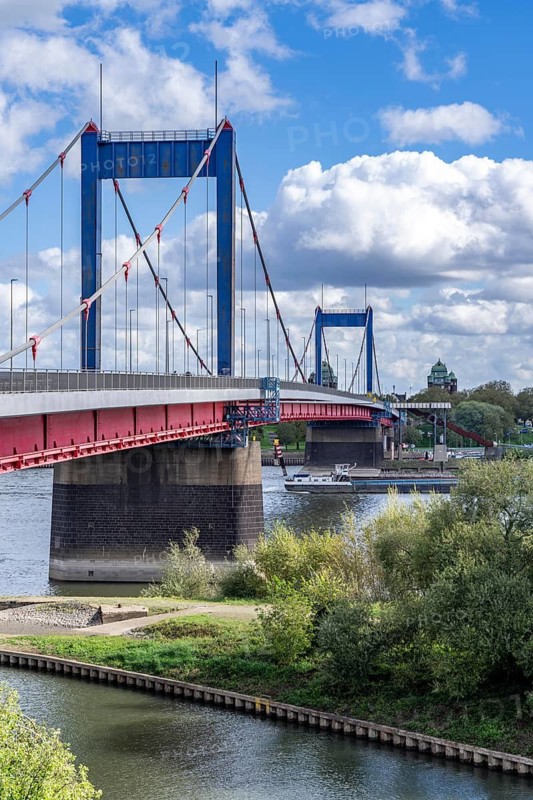 The Friedrich Ebert Bridge over the Rhine between Ruhort and Homberg, Duisburg, North Rhine-Westphalia, Germany