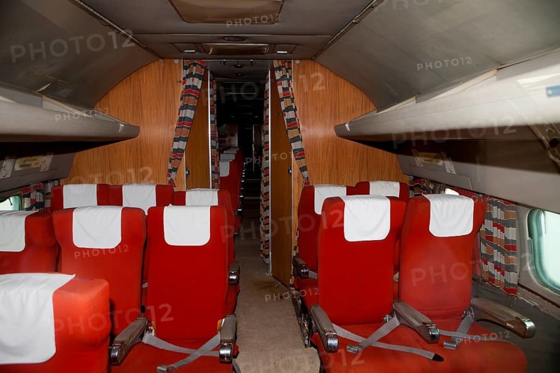 Interior of the passenger aircraft Lockheed Super Constellation or Super Connie, Aircraft Collection near Hermeskeil, Rhineland-Palatinate, Germany, Europe, Innenansicht, Sitze im Passagierraum einer Lockheed Super Constellation oder Super Connie, ein US-amerikanisches Verkehrsflugzeug der 50er Jahre, Flugausstellung bei Hermeskeil, Hunsrück, Rheinland-Pfalz, Deutschland, Europa