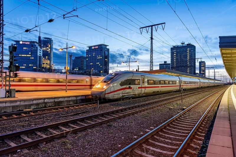 ICE trains, in Essen main station, on the platform, North Rhine-Westphalia, Germany