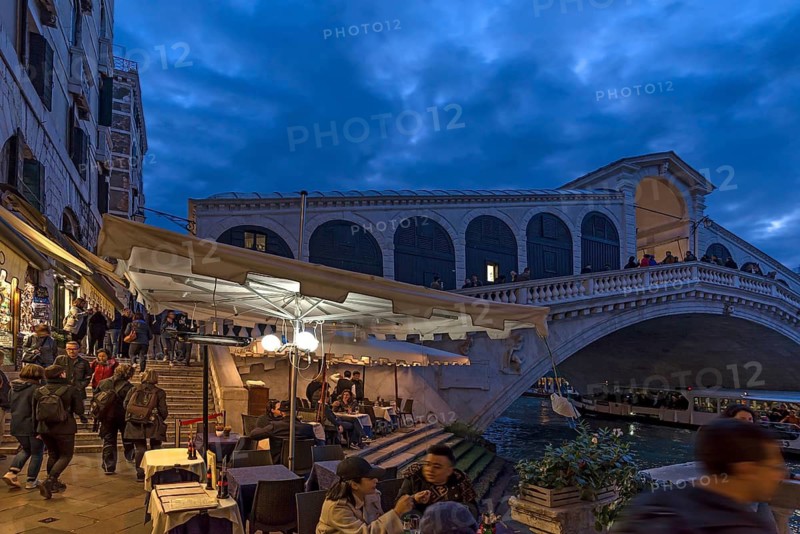 Rialto Bridge in the evening, Venice, Veneto, Italy