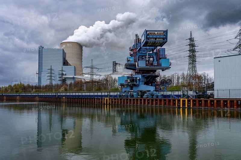 The UNIPER Datteln 4 coal-fired power plant, power plant block and cooling tower, Dortmund-Ems Canal, Datteln, North Rhine-Westphalia, Germany