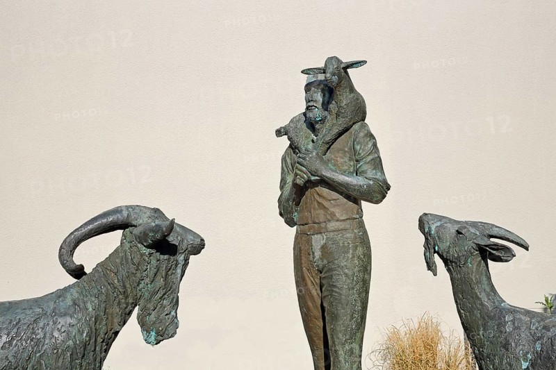 Sculpture Goatherd with goats by Wieslaw Pietron by Helga Sauvageot 1999, bronze sculpture, modern art, billy goat, goat figurines, shepherd, shepherd, lamb on shoulder, back, carry, protect, care, Palatinate, Bornheim, Southern Wine Route, Rhineland-Palatinate, Germany