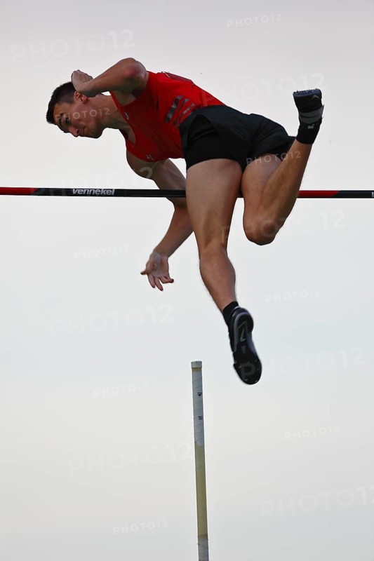 International Pole Vault Meeting in Dessau-Roßlau on 13/09/2022, pole vaulter crossing the bar, Dessau-Roßlau, Saxony-Anhalt, Germany