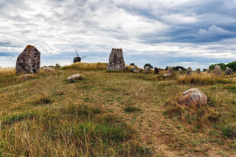 Iron Age and Viking Age burial ground, stone rows, shipwrecking, barren limestone landscape, Stora Alvaret, UNESCO World Heritage Site, South Öland agricultural landscape, Gettlinge, Südoeland, Öland island, Kalmar län, Sweden