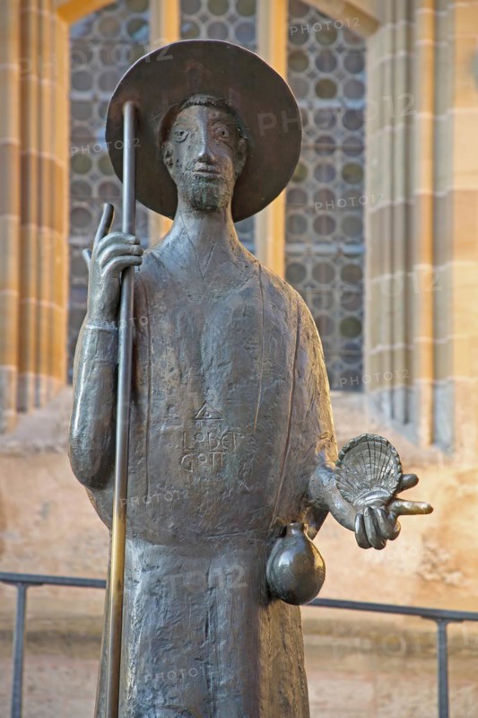 Sculpture Pilgrim with staff and scallop shell and monument to the Way of St James in front of St James' Church, St James' Church, pilgrimage route, modern art, hand, holding, Rothenburg ob der Tauber, Tauberfranken, Franconia, Bavaria, Germany