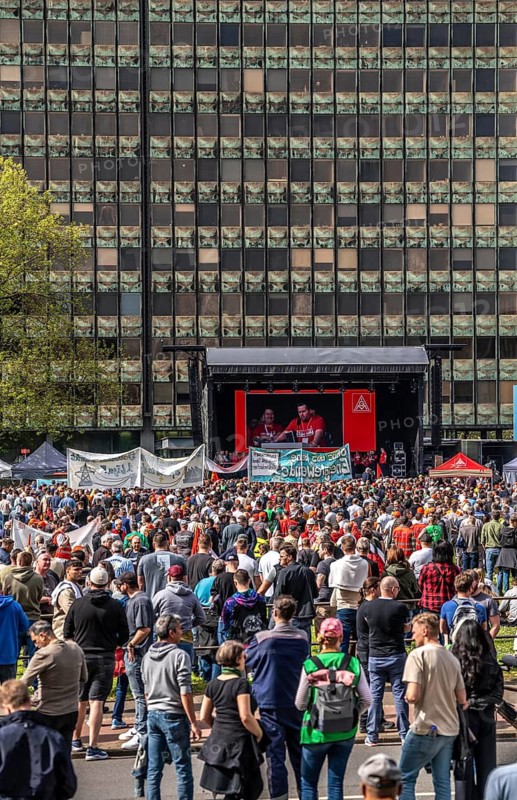 Demonstration by many thousands of steelworkers in front of the headquarters of ThyssenKrupp Steel Europe in Duisburg against massive job cuts following the participation of a foreign investor in the company, Duisburg North Rhine-Westphalia, Germany