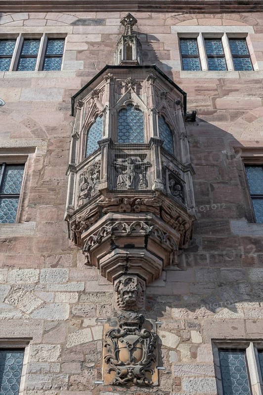 Choerlein with coat of arms at Nassau House, historic medieval residential tower, Karolinenstr, Nuremberg, Middle Franconia, Bavaria, Germany