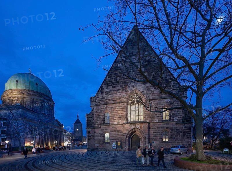 St James' Square at night with St Elisabeth's Church and St James' Church, Nuremberg, Middle Franconia, Bavaria, Germany