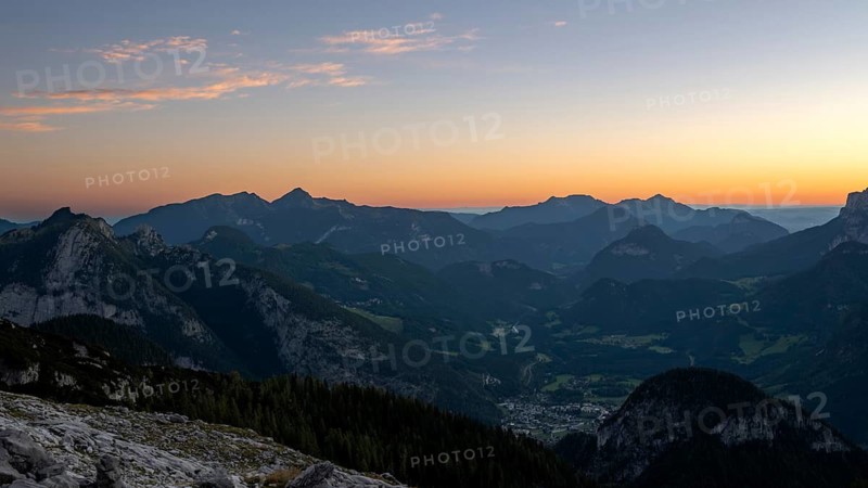 Lofer and the Chiemgau Alps with Sunday horn, Hochstaufen and Zwiesel at sunrise, seen from the Loferer Steinberge, Salzburger Land, Austria